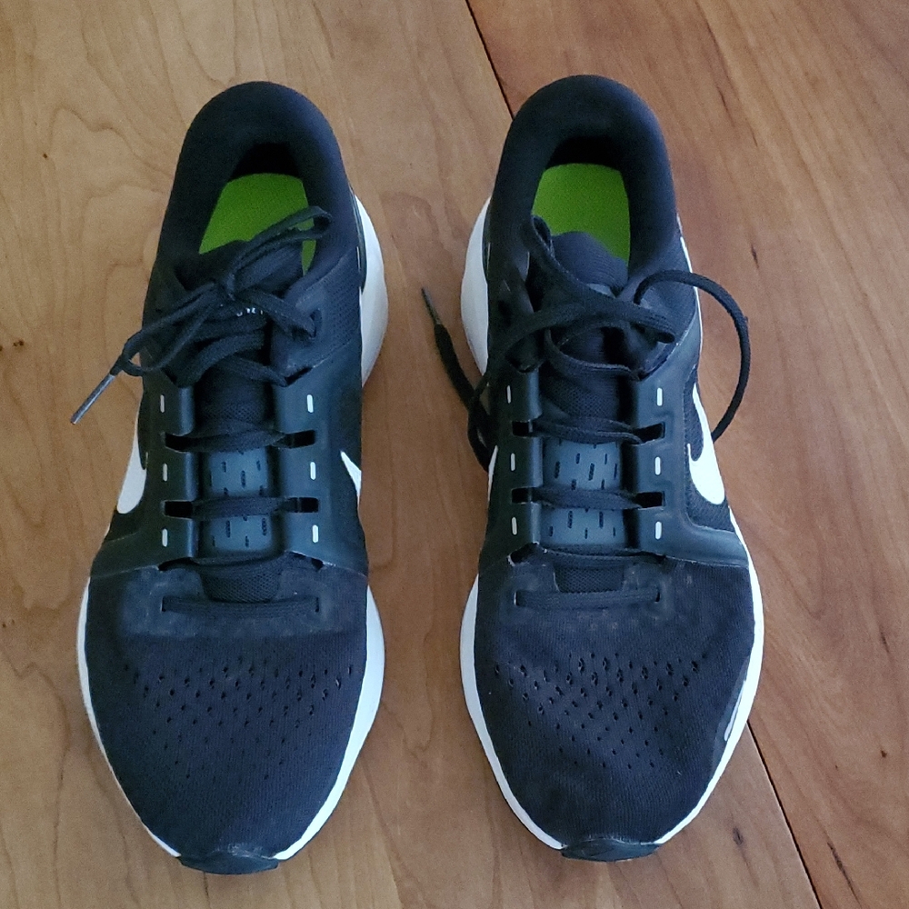 Nike Black and White Men's Running Sneakers